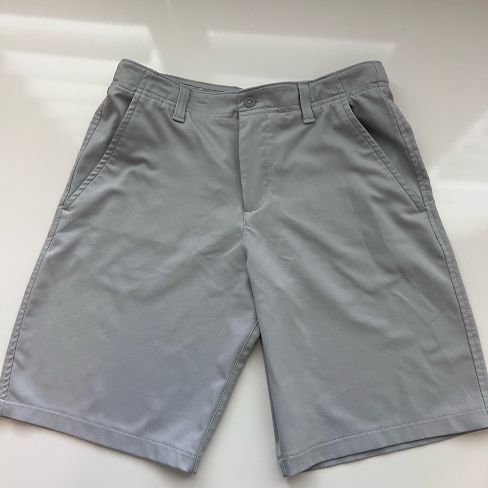 Under Armour Youth XL Gray Flat Front Performance Shorts
